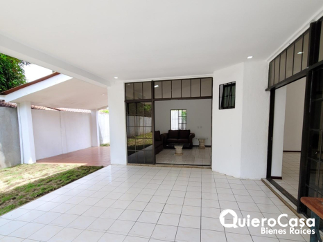 Preciosa casa en venta en Puntaldia